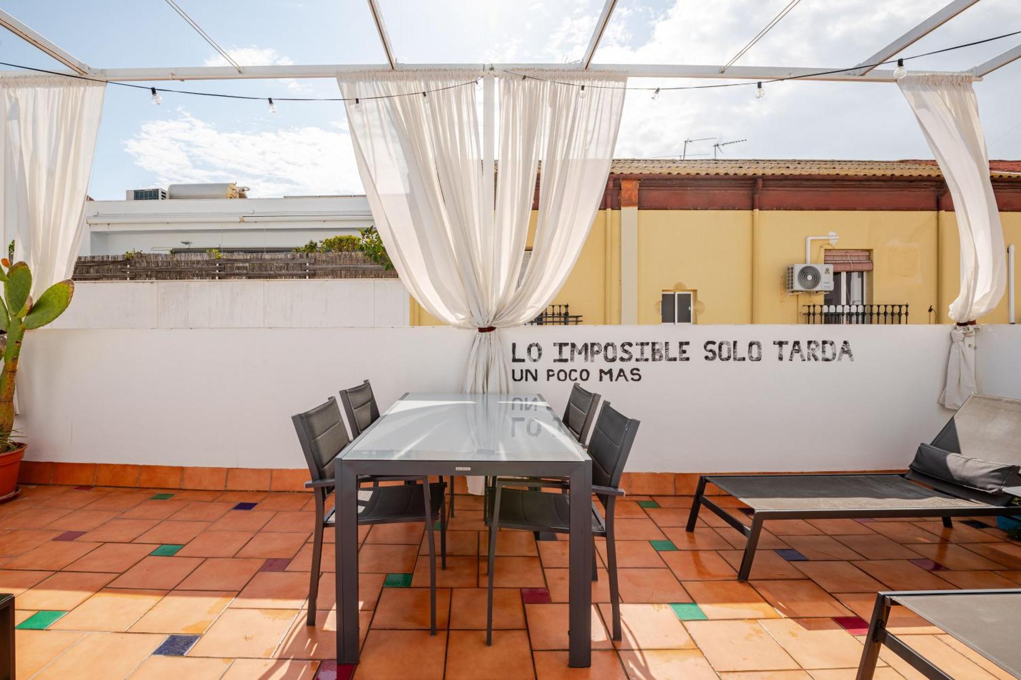 Ferienwohnung Atico La Azotea Con Terraza Privada Sevilla Exterior foto